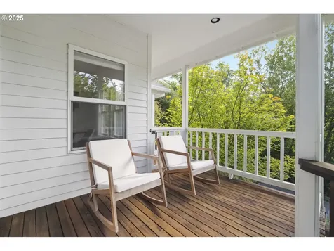 8533 SW 37th Avenue Portland OR 97219