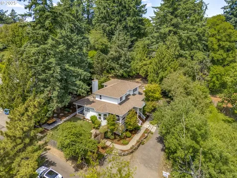 8533 SW 37th Avenue Portland OR 97219