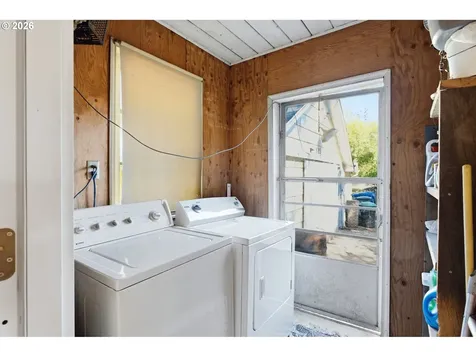 895 Elma Avenue SE Salem OR 97317