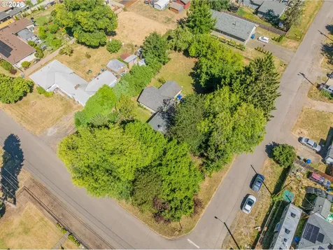 895 Elma Avenue SE Salem OR 97317