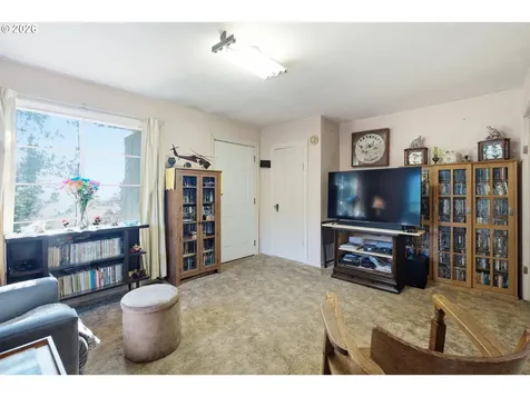 895 Elma Avenue SE Salem OR 97317