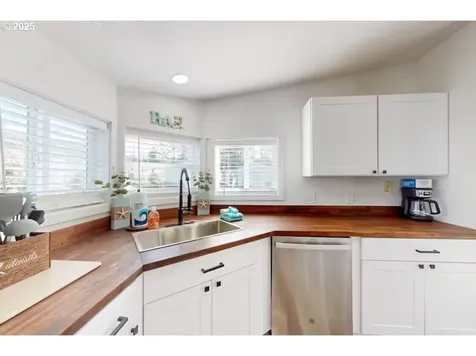 1058 NE Smith Street Rockaway Beach OR 97136