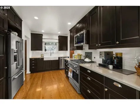 2320 NE Gile Terrace Portland OR 97212