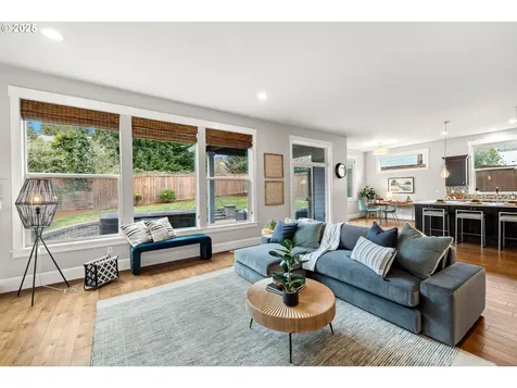 7471 SW Bellrose Lane Portland OR 97223