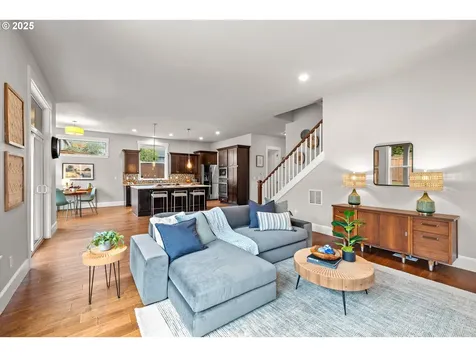 7471 SW Bellrose Lane Portland OR 97223