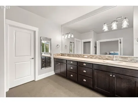 7471 SW Bellrose Lane Portland OR 97223