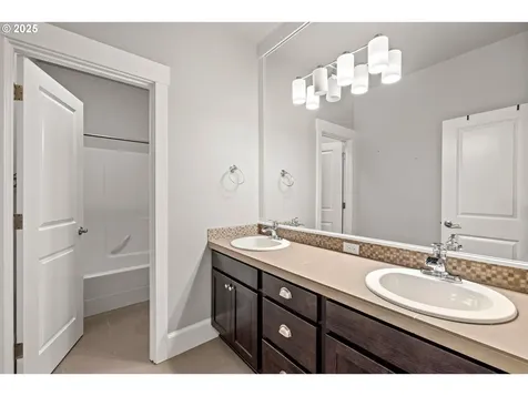 7471 SW Bellrose Lane Portland OR 97223