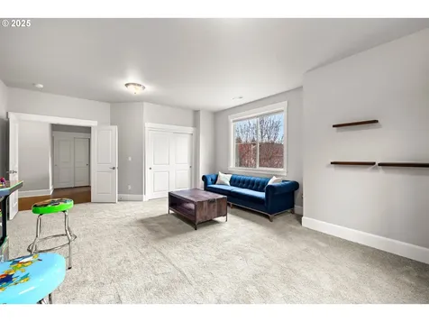 7471 SW Bellrose Lane Portland OR 97223