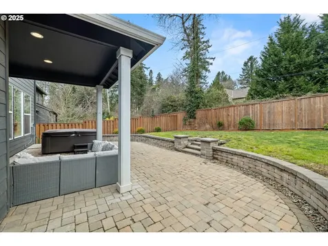 7471 SW Bellrose Lane Portland OR 97223