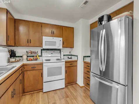 550 N 6th Place Harrisburg OR 97446