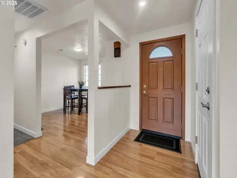 550 N 6th Place Harrisburg OR 97446