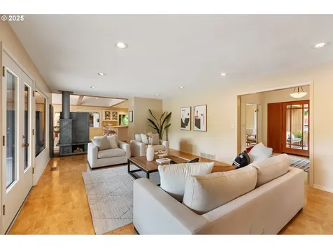7320 SW Northvale Way Portland OR 97225