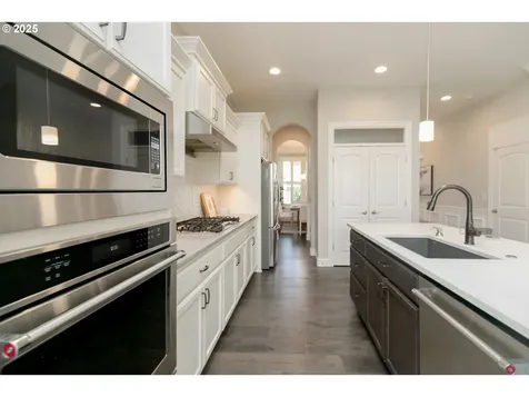 16922 NW Madrone Street Portland OR 97229