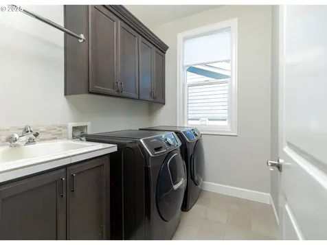 16922 NW Madrone Street Portland OR 97229