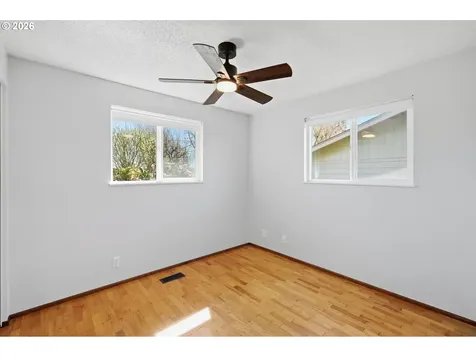 33626 Paiute Lane Eugene OR 97408