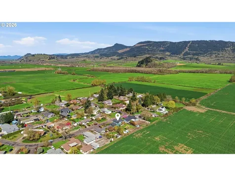 33626 Paiute Lane Eugene OR 97408