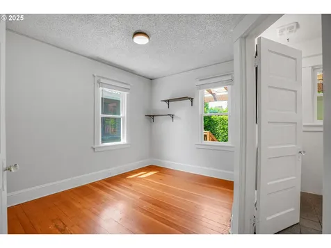 1605 NE 76th Avenue Portland OR 97213