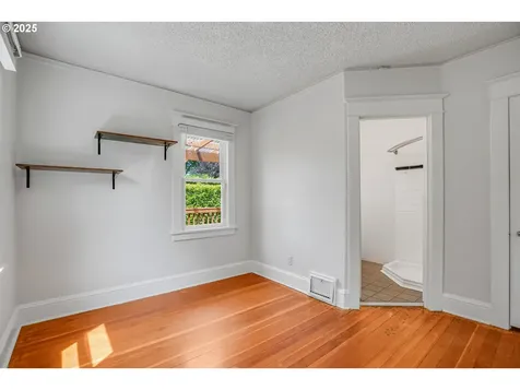 1605 NE 76th Avenue Portland OR 97213