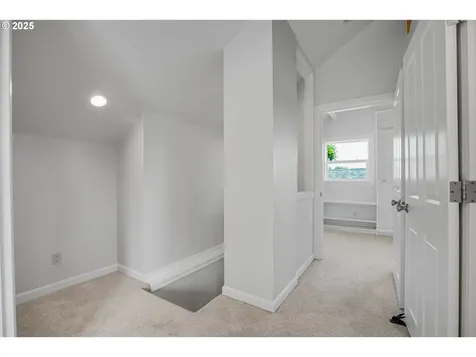 1605 NE 76th Avenue Portland OR 97213