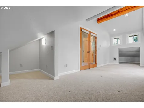 1605 NE 76th Avenue Portland OR 97213