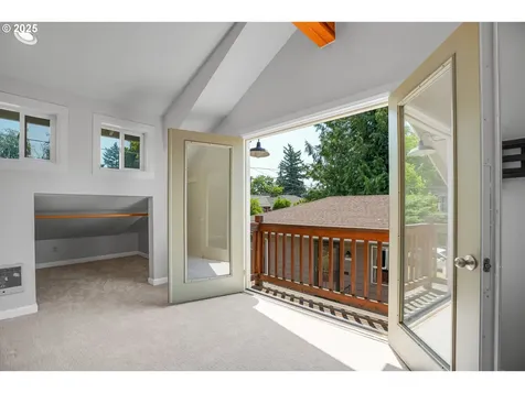 1605 NE 76th Avenue Portland OR 97213
