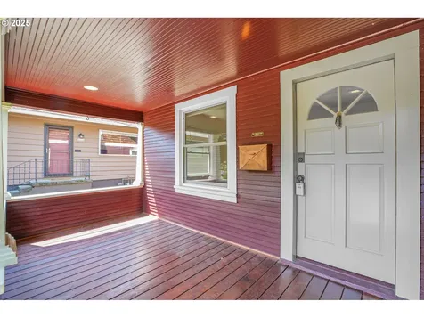 1605 NE 76th Avenue Portland OR 97213