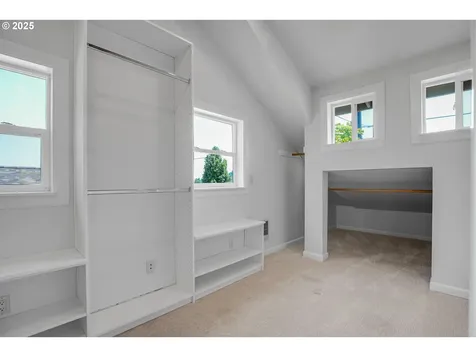 1605 NE 76th Avenue Portland OR 97213