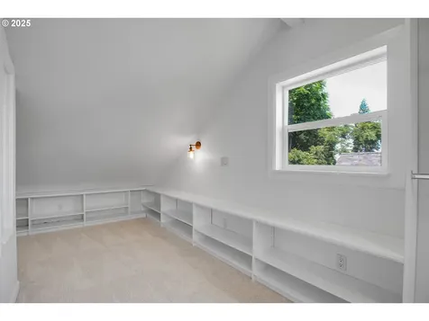 1605 NE 76th Avenue Portland OR 97213
