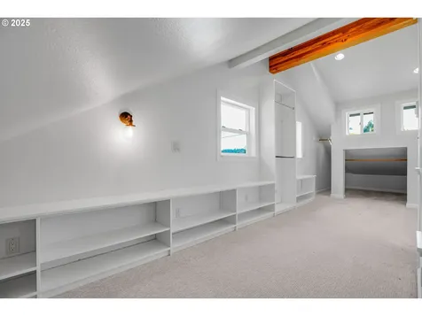 1605 NE 76th Avenue Portland OR 97213
