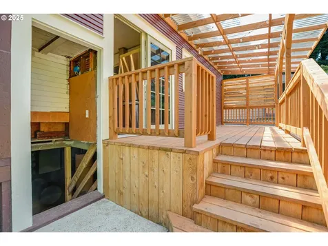 1605 NE 76th Avenue Portland OR 97213