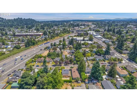 1605 NE 76th Avenue Portland OR 97213
