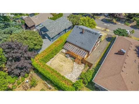 1605 NE 76th Avenue Portland OR 97213