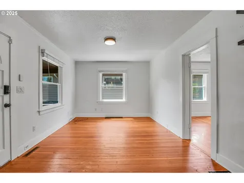 1605 NE 76th Avenue Portland OR 97213