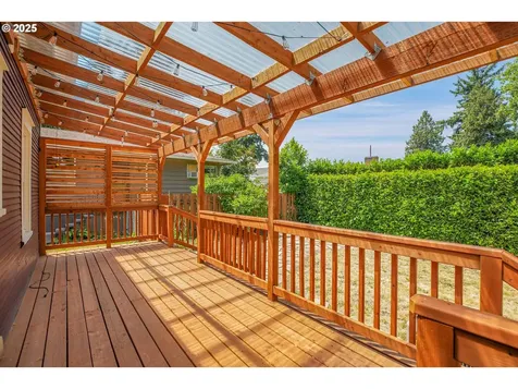 1605 NE 76th Avenue Portland OR 97213