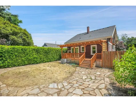 1605 NE 76th Avenue Portland OR 97213