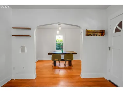 1605 NE 76th Avenue Portland OR 97213