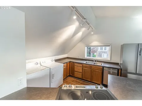 529 SW 32nd Street Lincoln City OR 97367