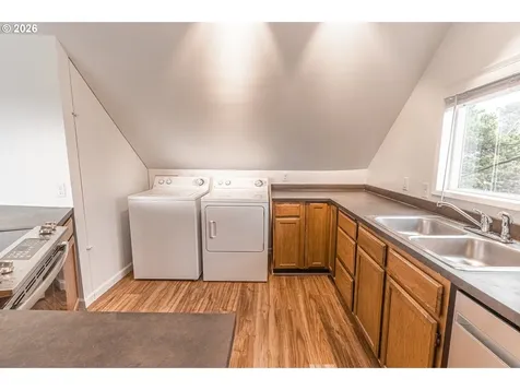 529 SW 32nd Street Lincoln City OR 97367