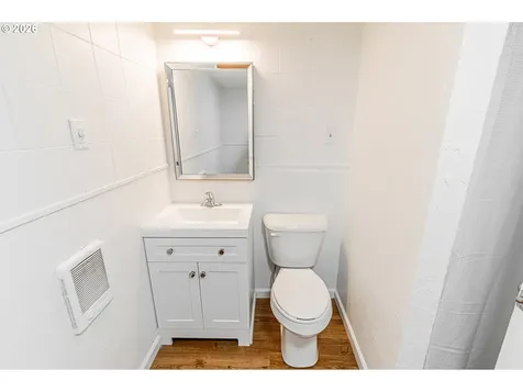 529 SW 32nd Street Lincoln City OR 97367