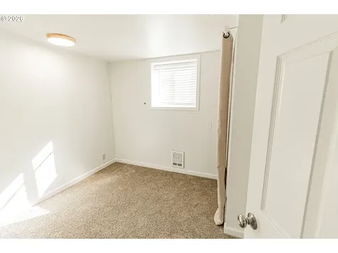 529 SW 32nd Street Lincoln City OR 97367