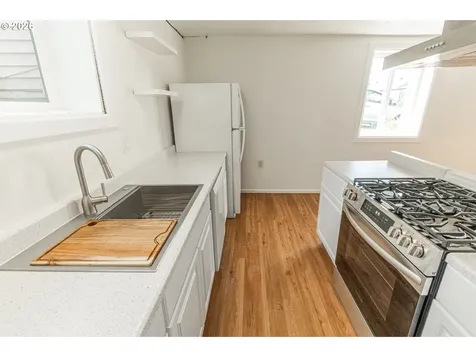 529 SW 32nd Street Lincoln City OR 97367