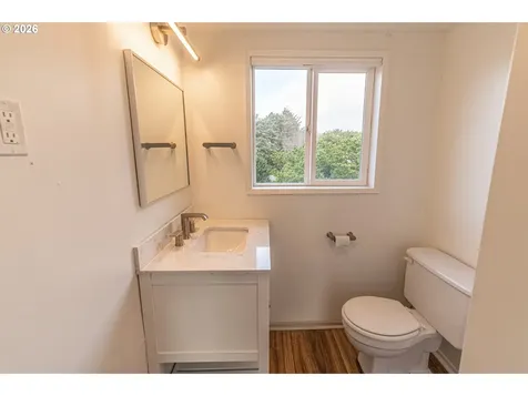 529 SW 32nd Street Lincoln City OR 97367