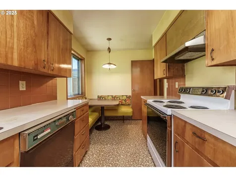6516 N Knowles Avenue Portland OR 97217