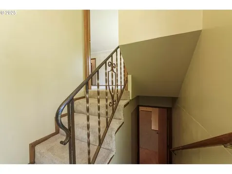 6516 N Knowles Avenue Portland OR 97217