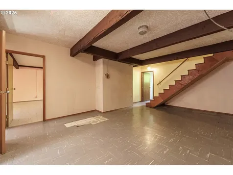 6516 N Knowles Avenue Portland OR 97217