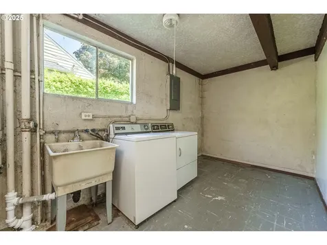 6516 N Knowles Avenue Portland OR 97217
