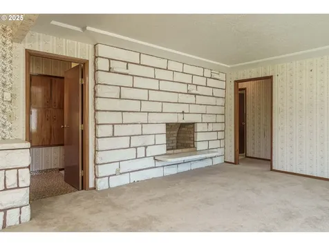 6516 N Knowles Avenue Portland OR 97217