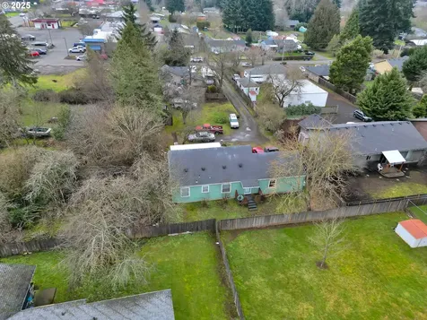 2065 E Irwin Way Eugene OR 97402