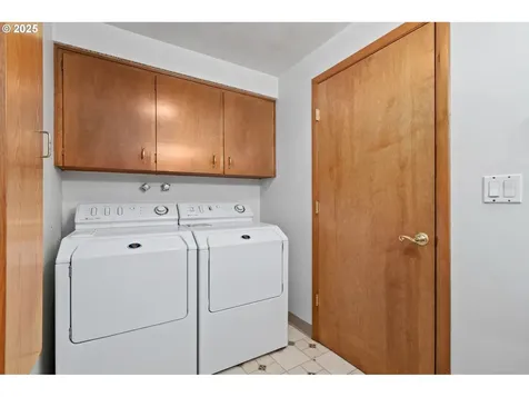 4268 Ward Drive NE Salem OR 97305