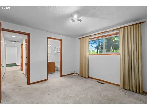 4268 Ward Drive NE Salem OR 97305